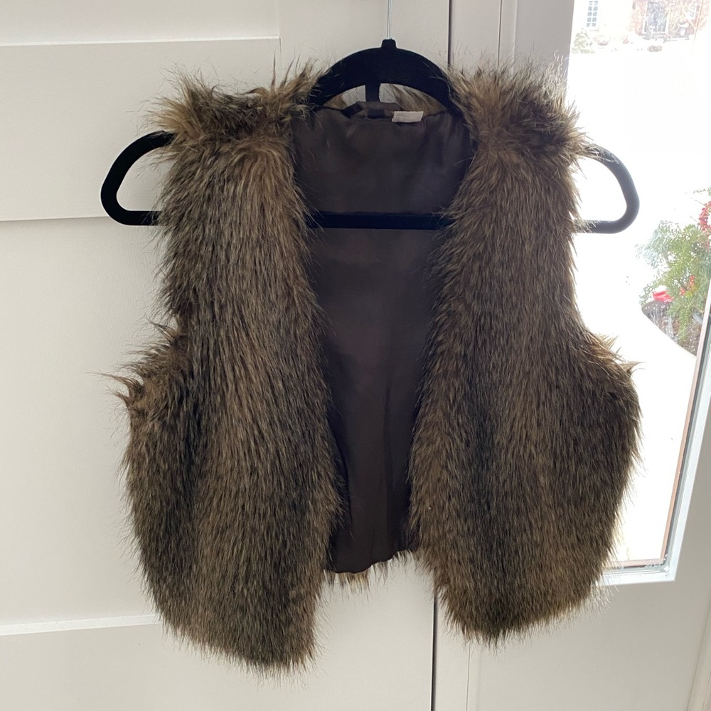 H&M’ faux fur vest
